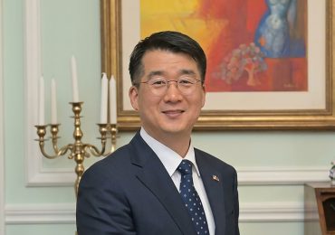 Південна Корея відкликає свого посла з України