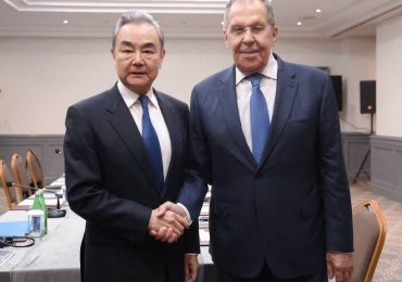 Лавров і Ван Ї обговорили війну в Україні
