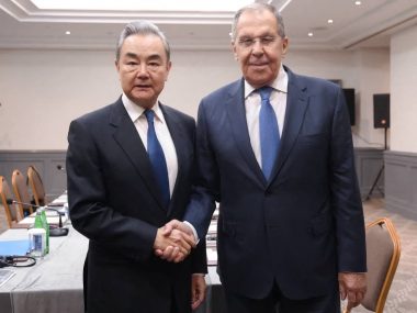 Лавров і Ван Ї обговорили війну в Україні