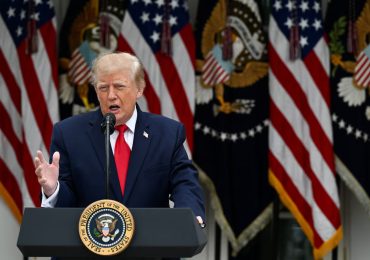 США продовжують переговори з РФ та КНР про ядерне роззброєння – Трамп